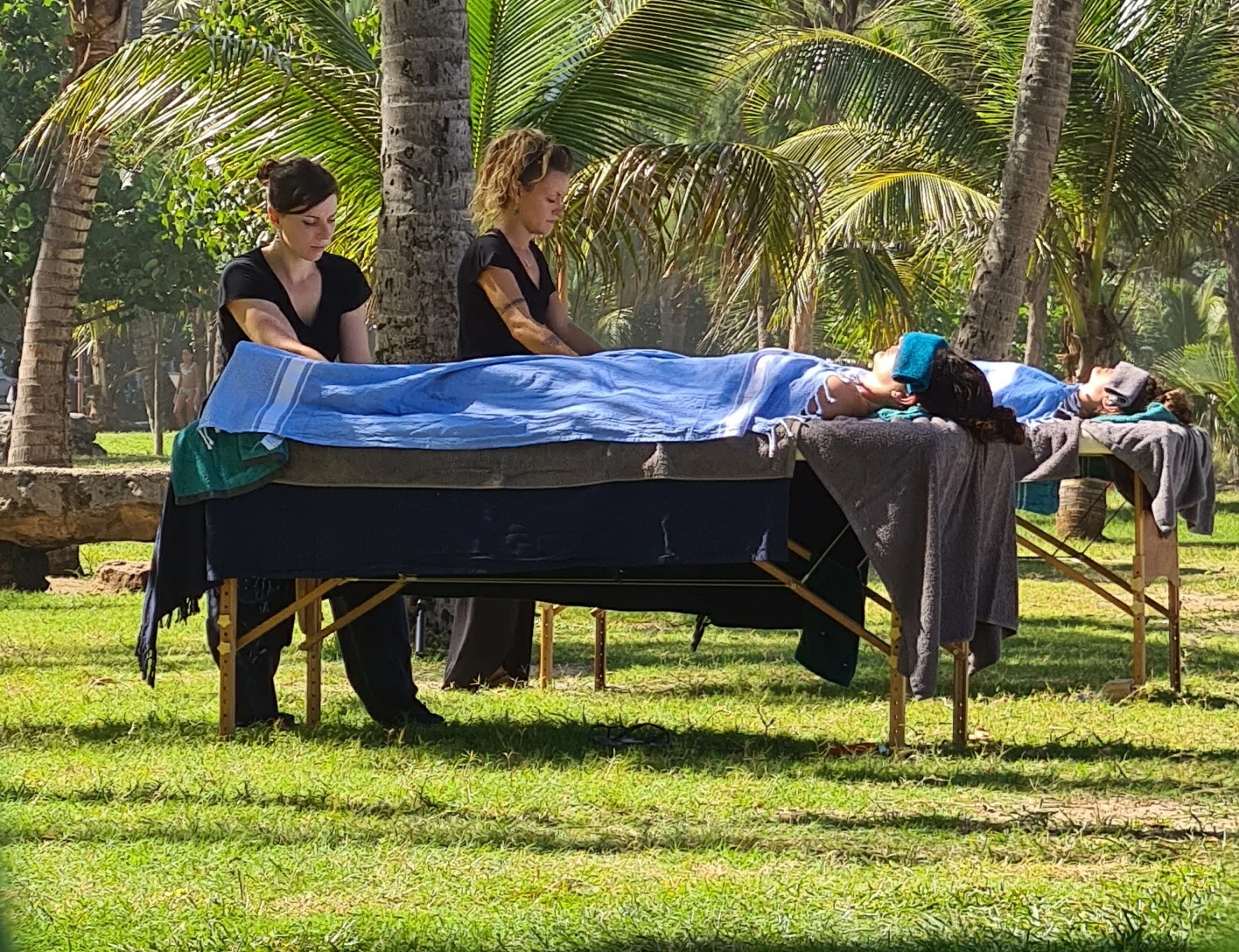 Massage à la Plage de la Saline